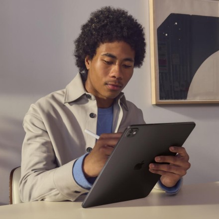 Планшет Apple iPad Pro 13" 256Gb (2024) Wi-Fi + Cellular «черный космос»