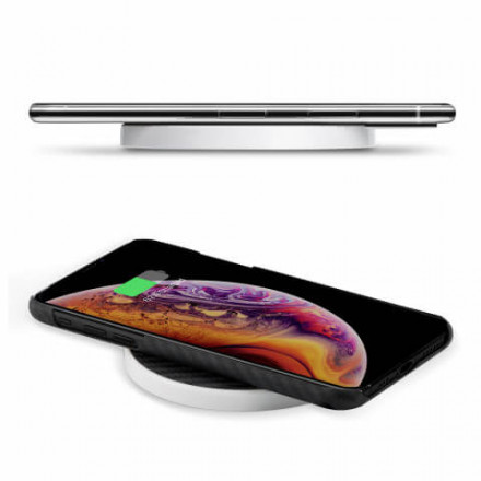 Зарядное устройство для iPhone XS от MagEZ Pad Pitaka с кевларовым покрытием